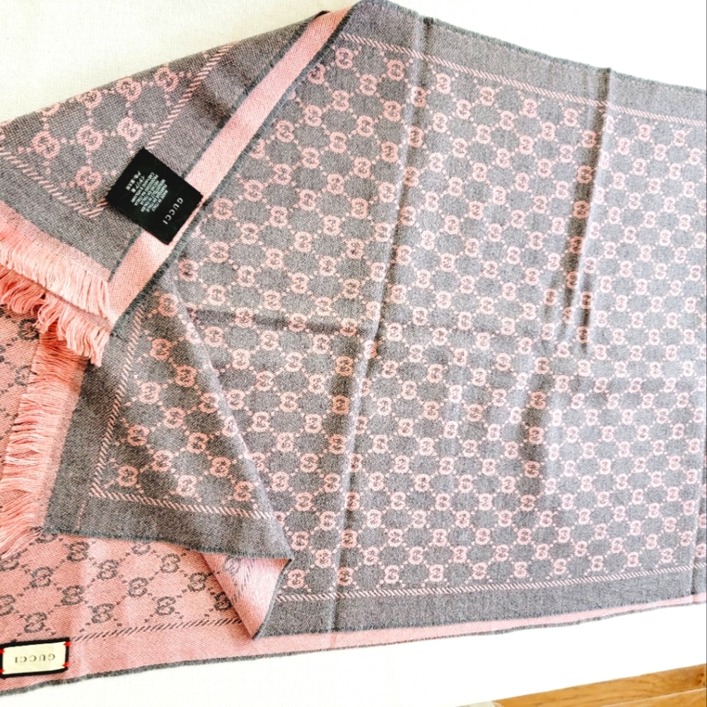 Gucci Neck Wrap
